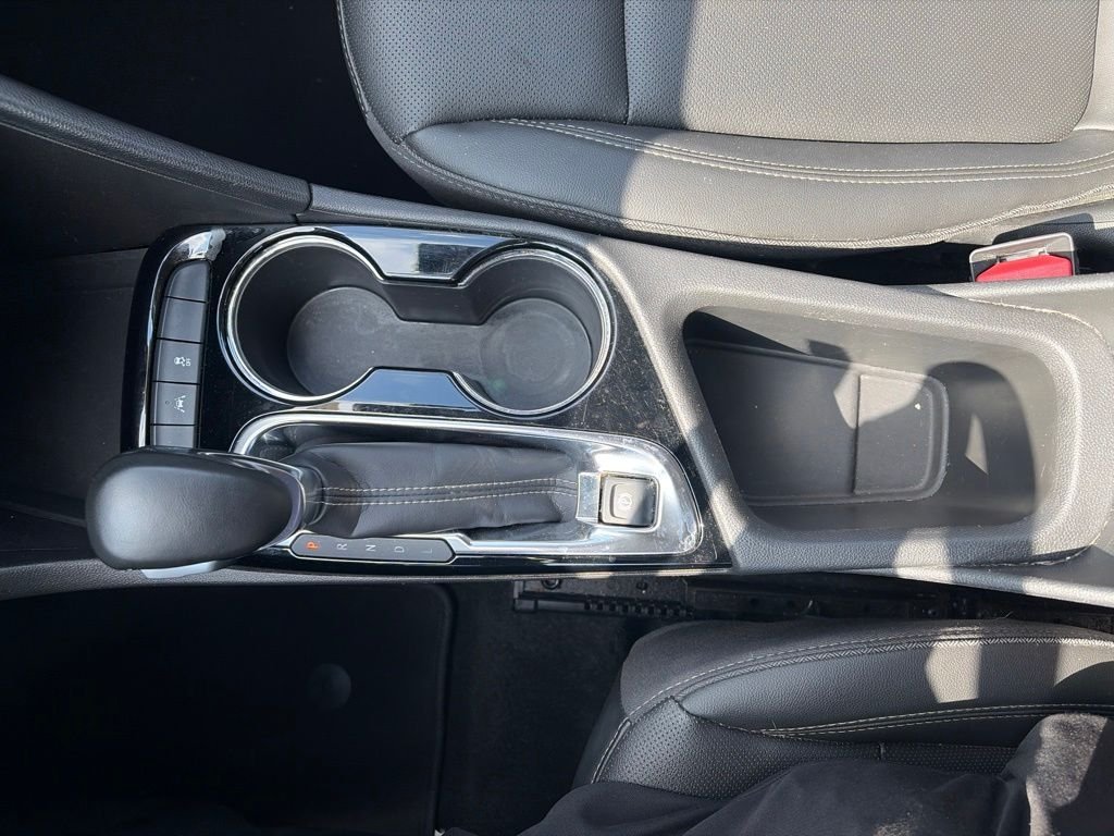 Used 2024 White Buick Sport Touring image 20