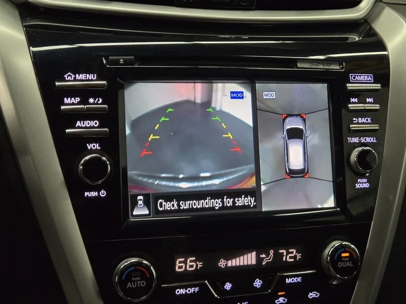 Used 2015 Gun Metallic Nissan Platinum image 18