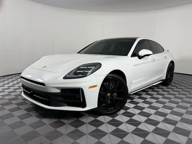 2025 Porsche Panamera 4