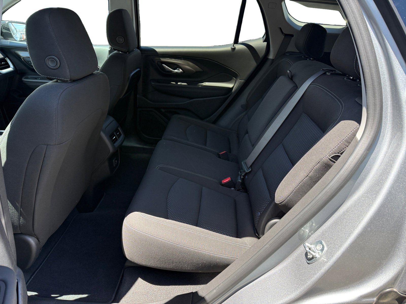 Used 2023 Sterling Metallic GMC SLE image 16