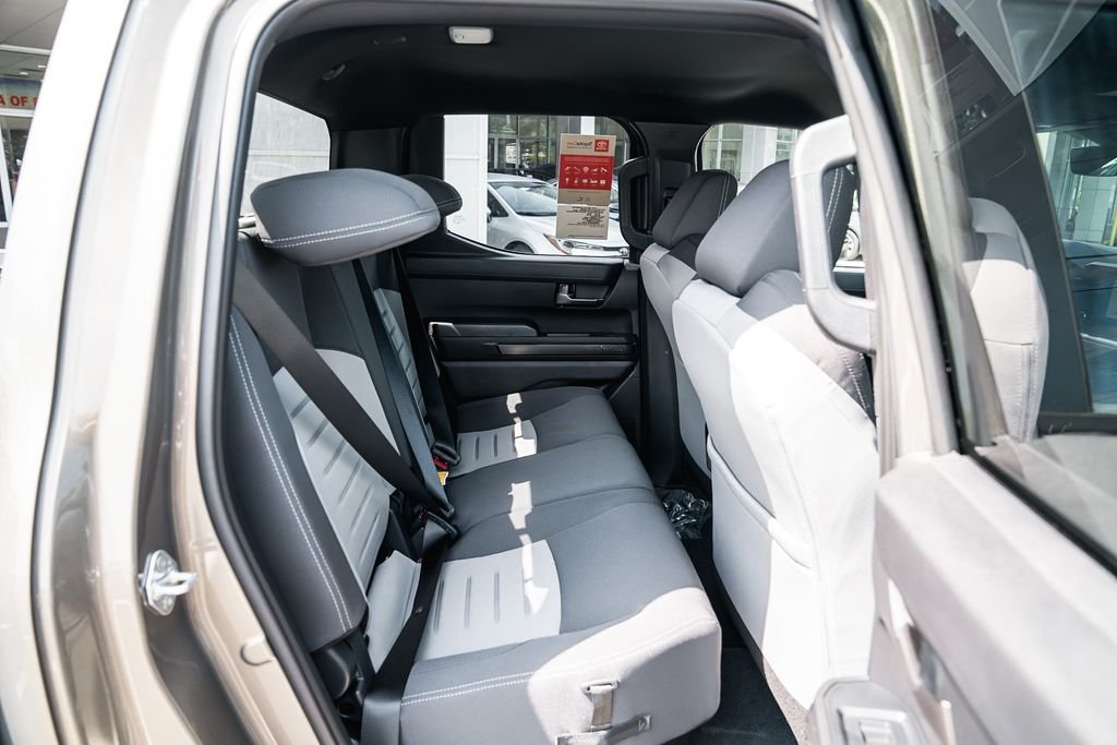Used 2018 Magnetic Gray Metallic Toyota SR5 image 26