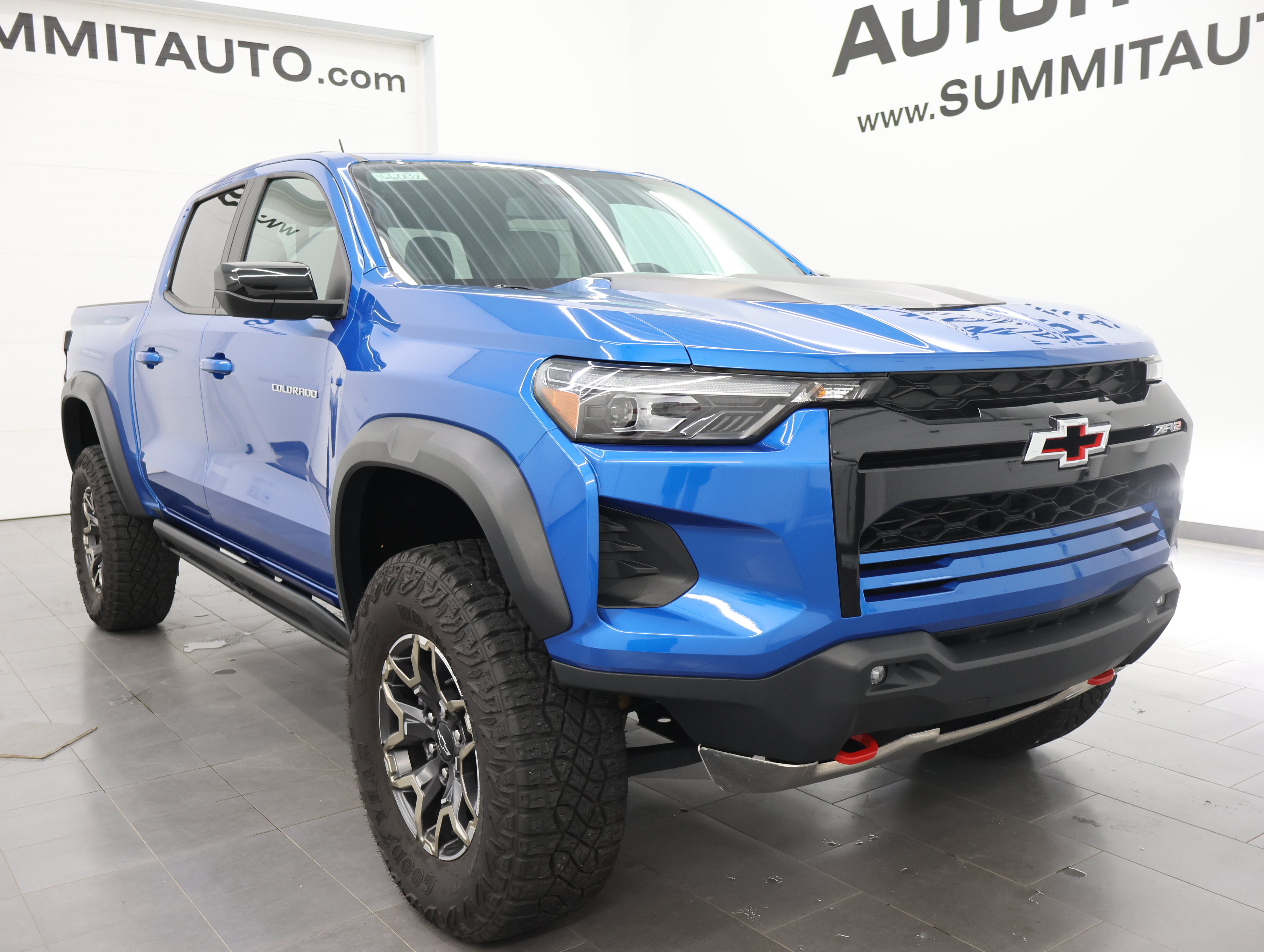 Used 2023 Glacier Blue Metallic Chevrolet 4x4 Crew Cab ZR2: CREW-SHORT-ZR2 CONVENIENCE III-HEATED SEATS-4WD-1 OWNER image 2