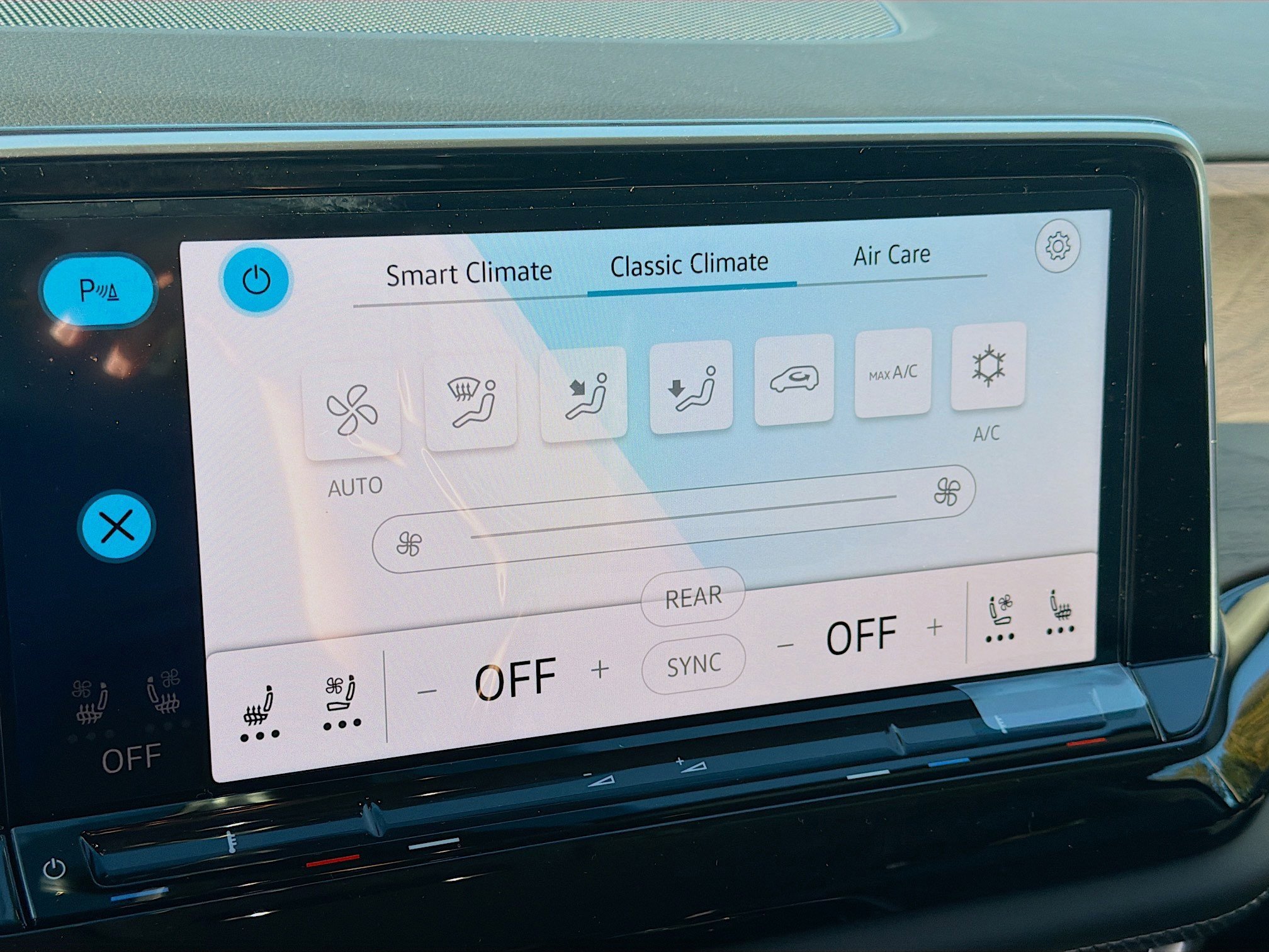 2026 Volkswagen Atlas SE w/Tech - Photo 14