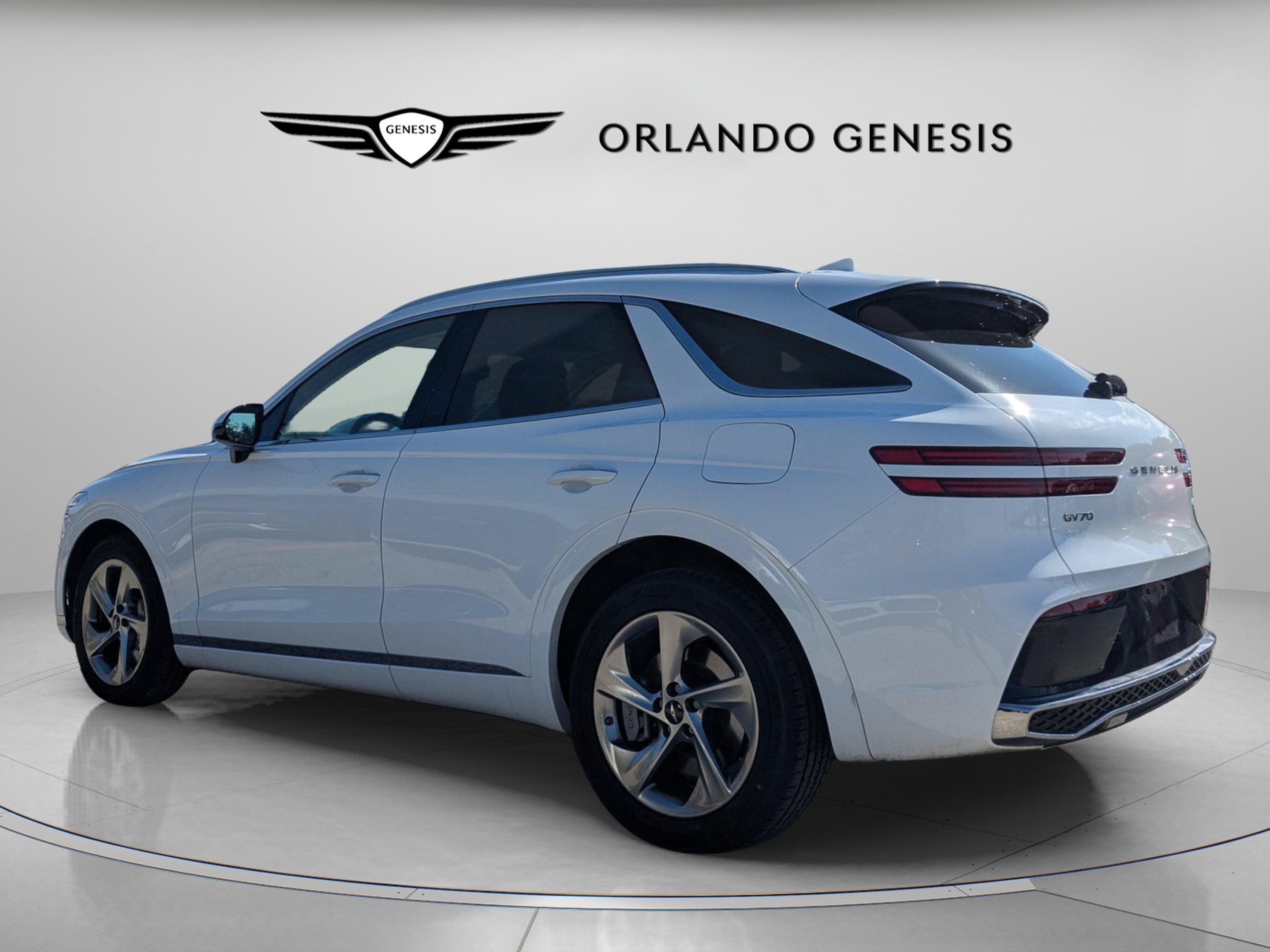 2026 GENESIS GV70 Standard - Photo 6