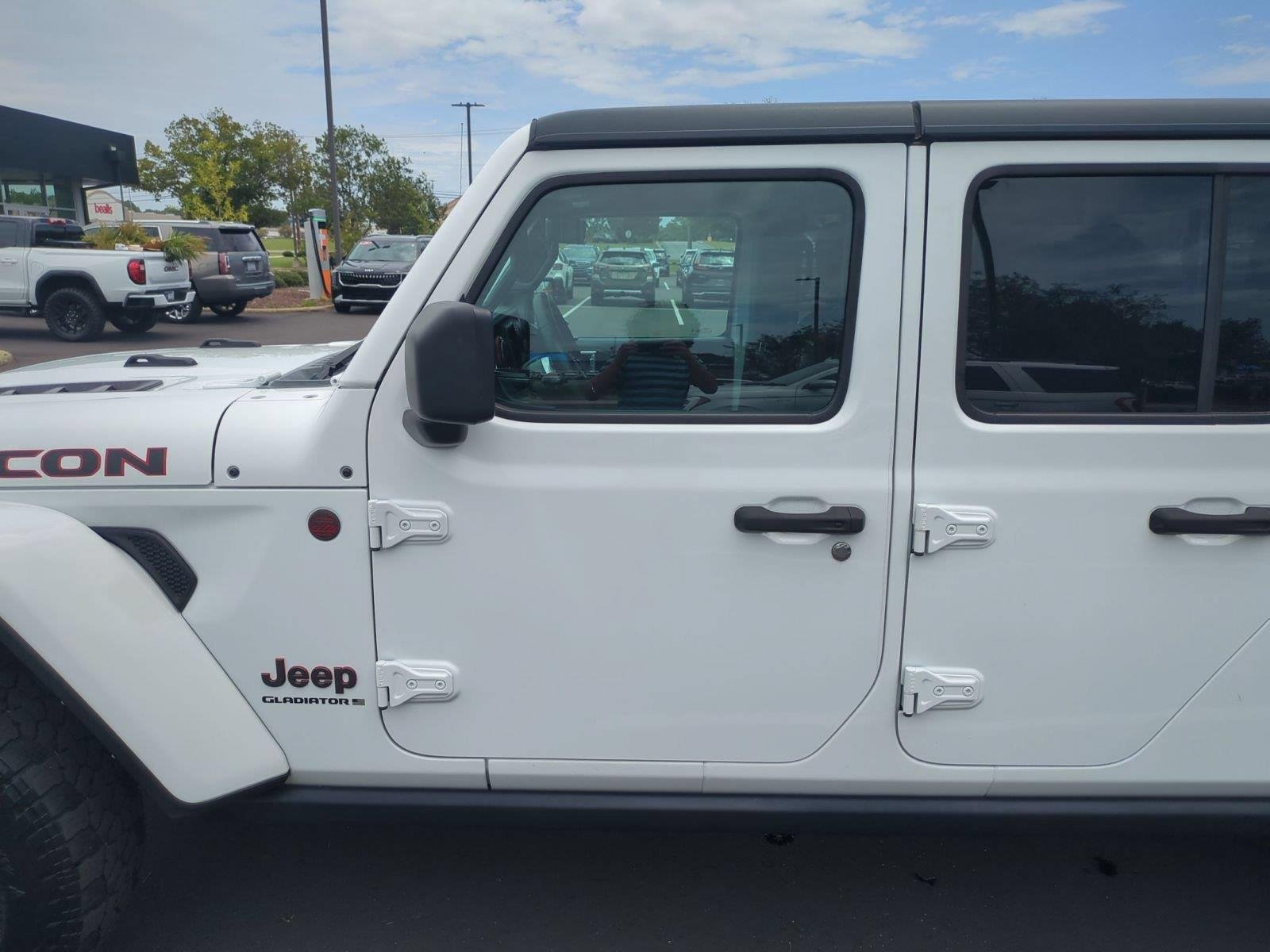 Used 2023 Bright White Clearcoat Jeep Rubicon image 15