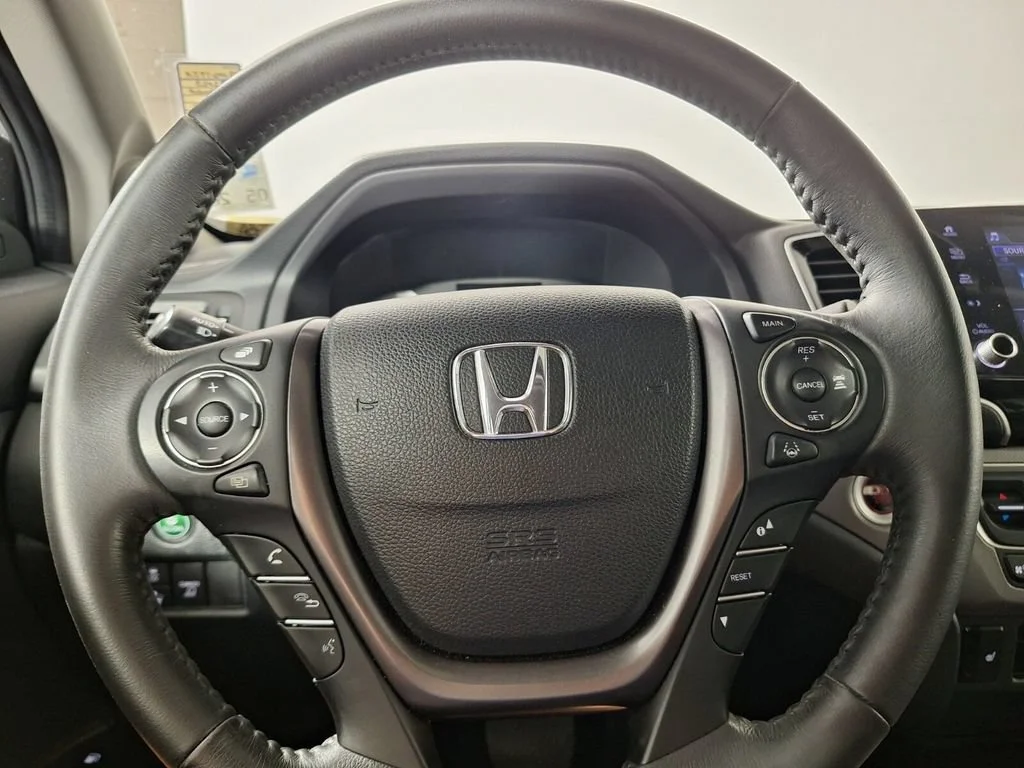 Certified Used 2023 Lunar Silver Metallic Honda AWD RTL image 50