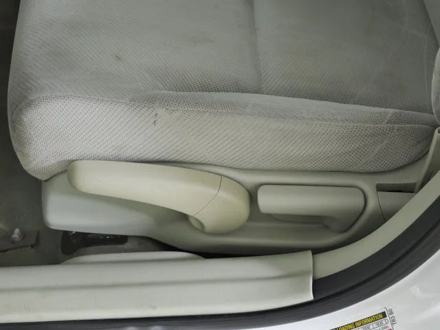 Used 2012 Silver Honda LX image 22
