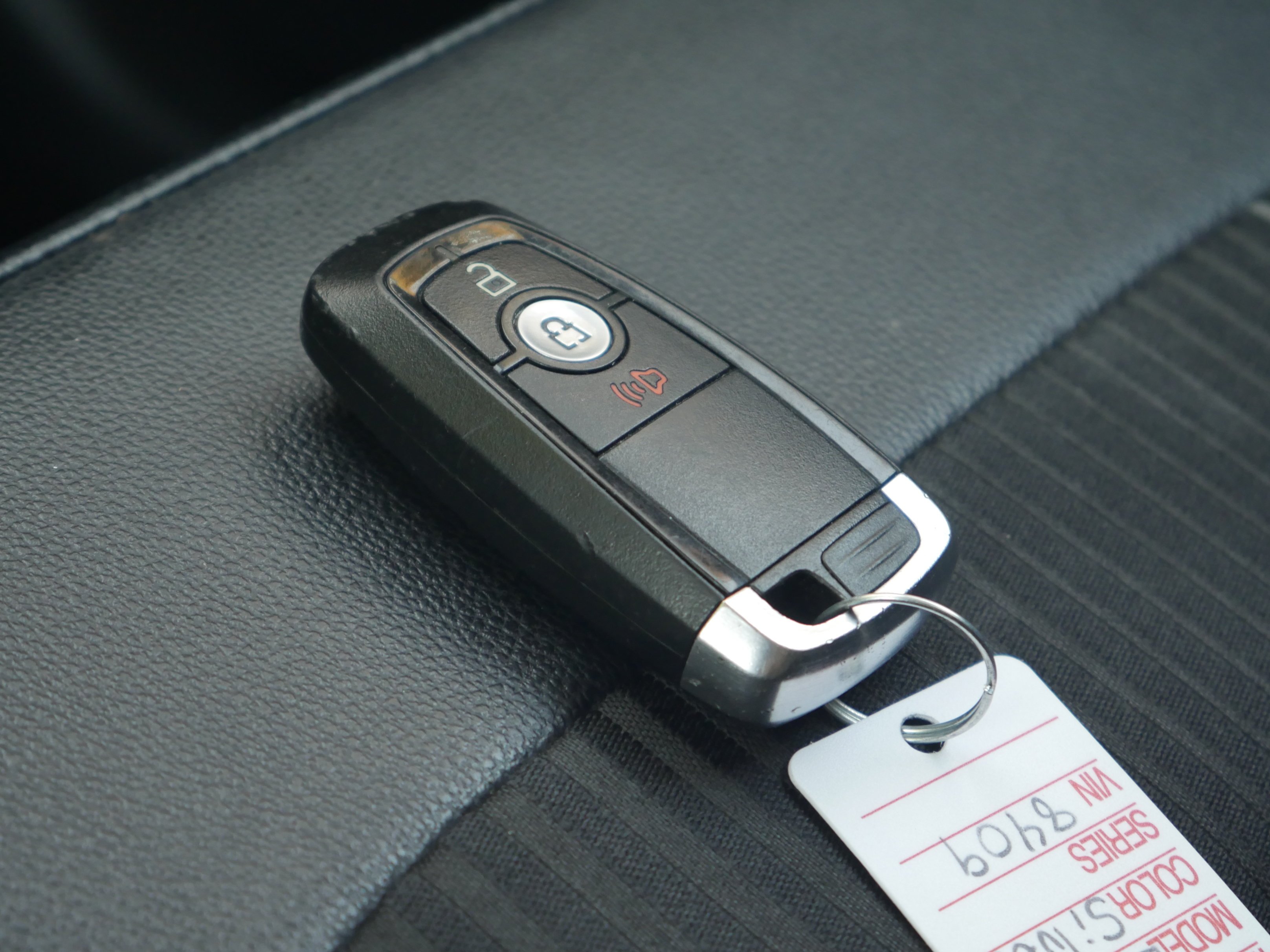 Used 2020 Moondust Silver Metallic Ford SES image 32