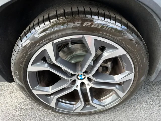 Used 2023 White BMW sDrive40i image 17