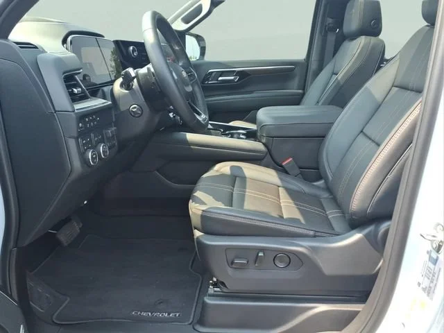 Used 2026 Polar White Tricoat Chevrolet High Country image 19