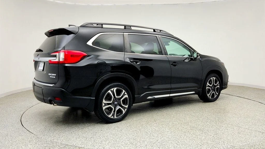Used 2023 Crystal Black Silica Subaru Limited 7-Passenger image 5