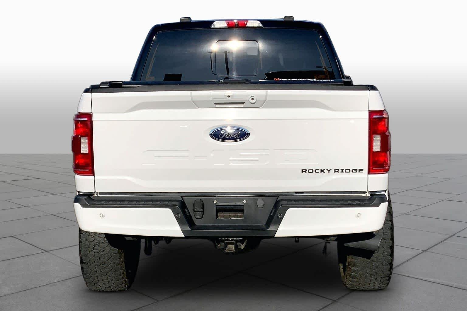 Used 2023 Oxford White Ford XLT image 5