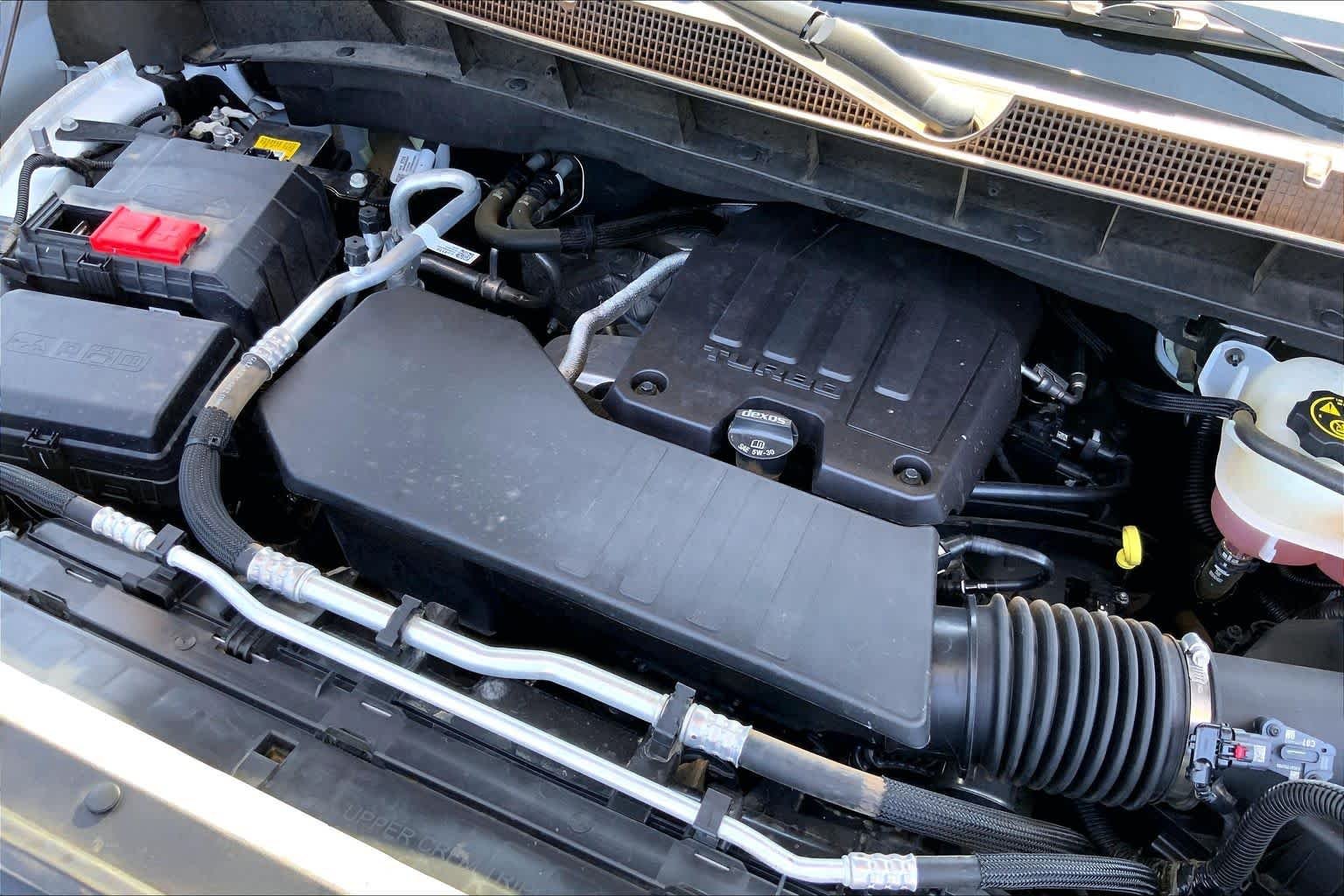 Used 2022 Summit White Chevrolet Custom image 33