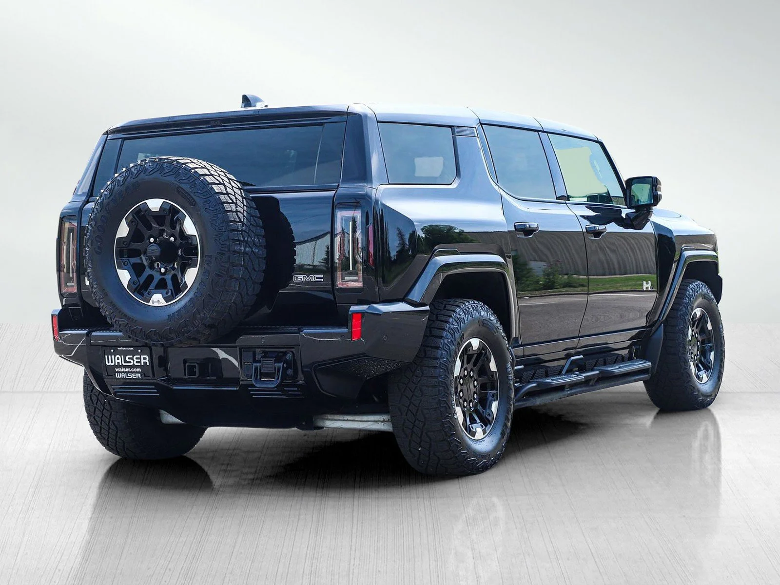 2024 GMC HUMMER EV 3X | CarEdge | CarEdge