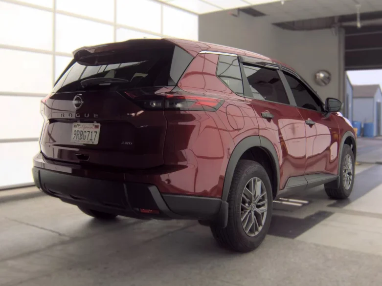 Used 2025 Nissan Rogue S with VIN 5N1BT3AB2SC672172 for sale in Kansas City