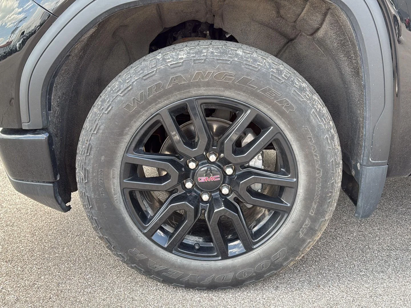 Used 2023 Onyx Black GMC Elevation image 13