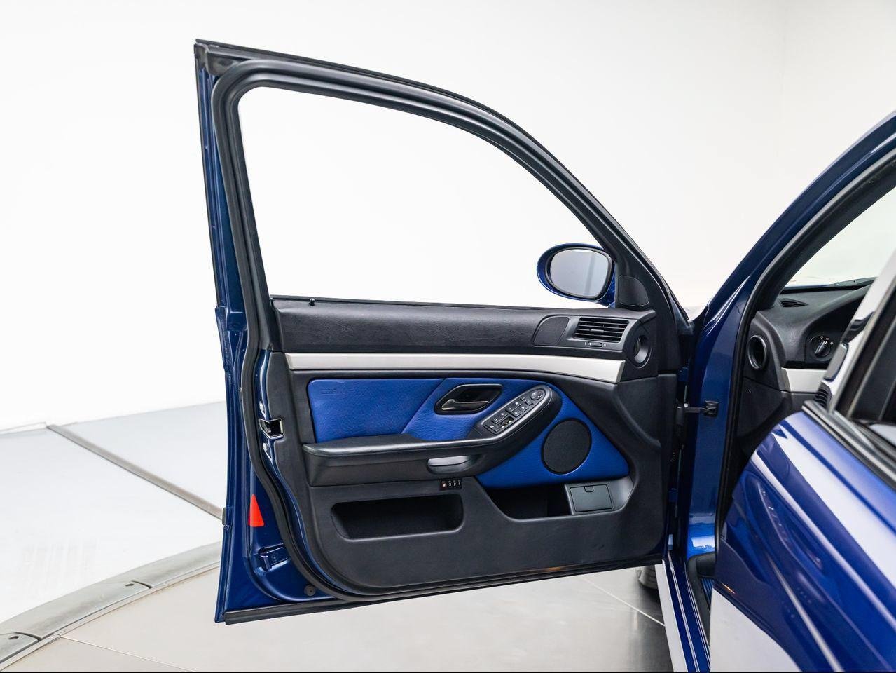 Used 2000 Le Mans Blue BMW E39 image 22