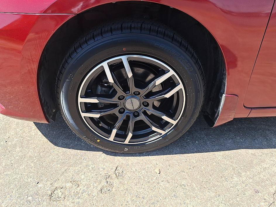 Used 2019 Scarlet Ember Tintcoat Nissan SV image 8