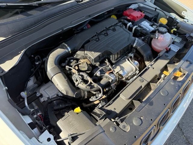 Used 2022 Alpine White Clearcoat Jeep Trailhawk image 40