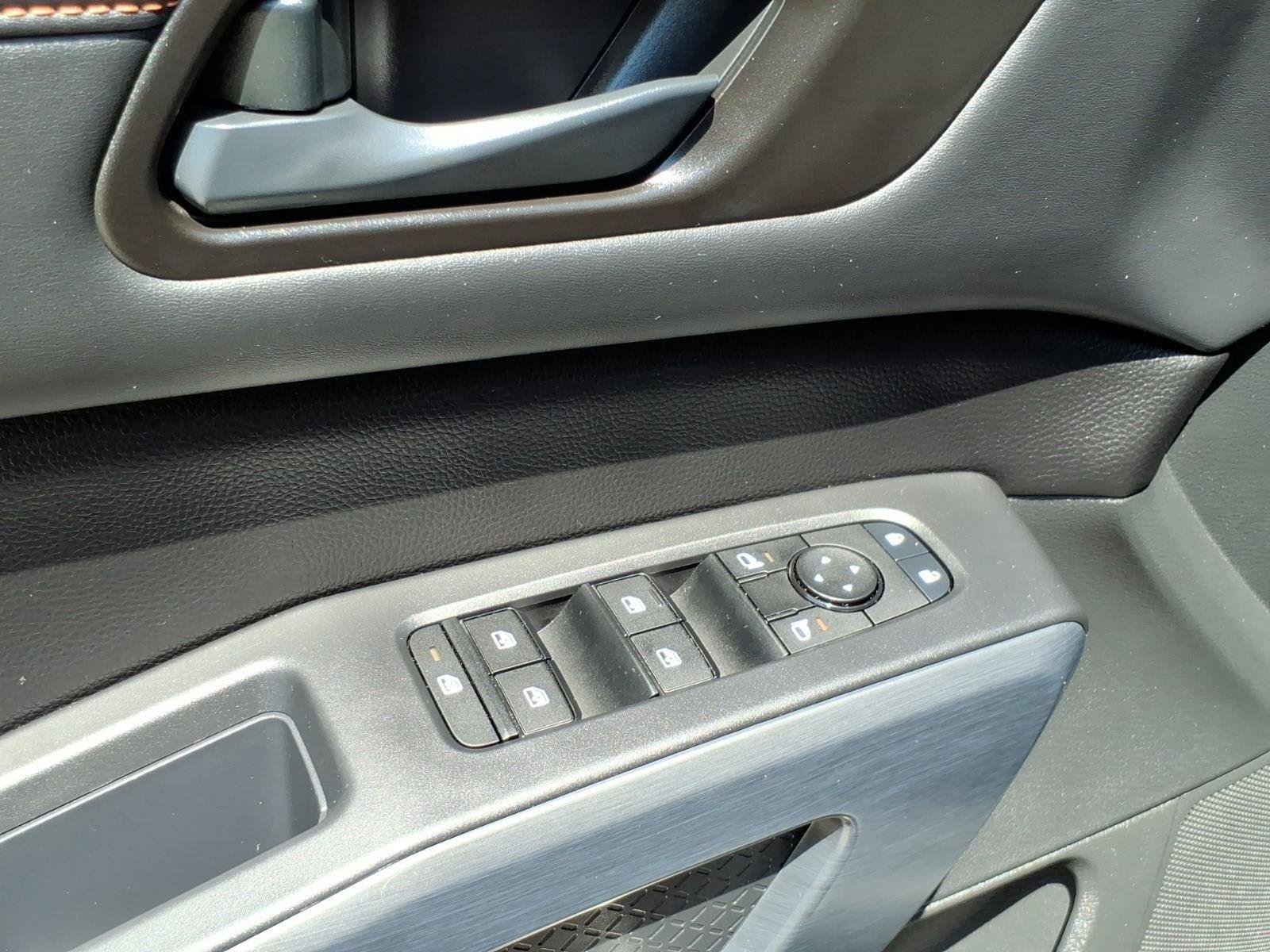 Used 2025 Gun Metallic Nissan Rock Creek image 17