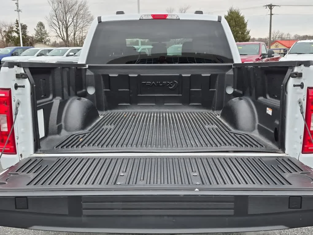 Certified Used 2023 Oxford White Ford XLT image 19