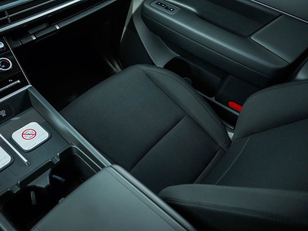 New 2026 Phantom Black Hyundai SE FWD image 26
