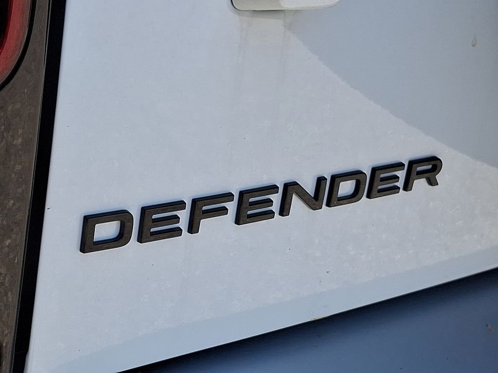 2025 Land Rover Defender S - Photo 20