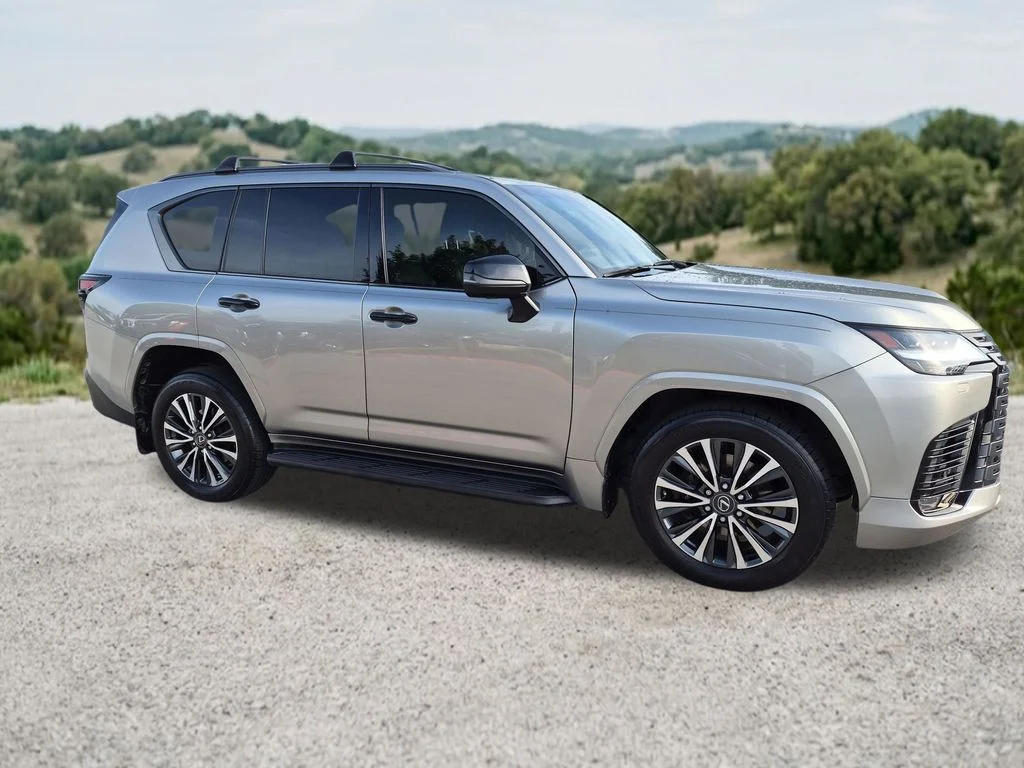 Used 2022 Silver Lexus 600 Premium image 14