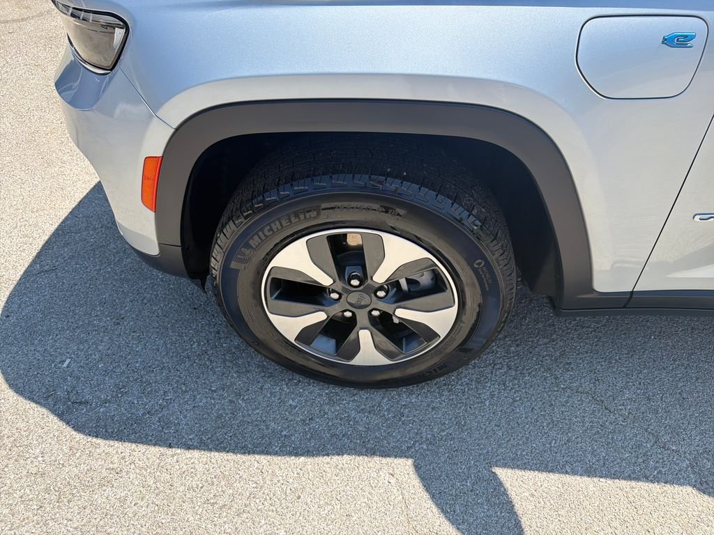 Used 2024 Silver Jeep 4xe image 11