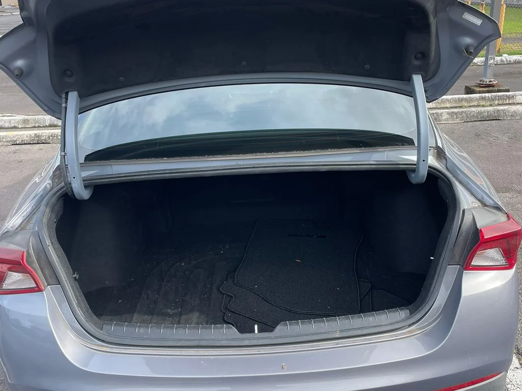 Used 2022 Silver Kia LX image 8