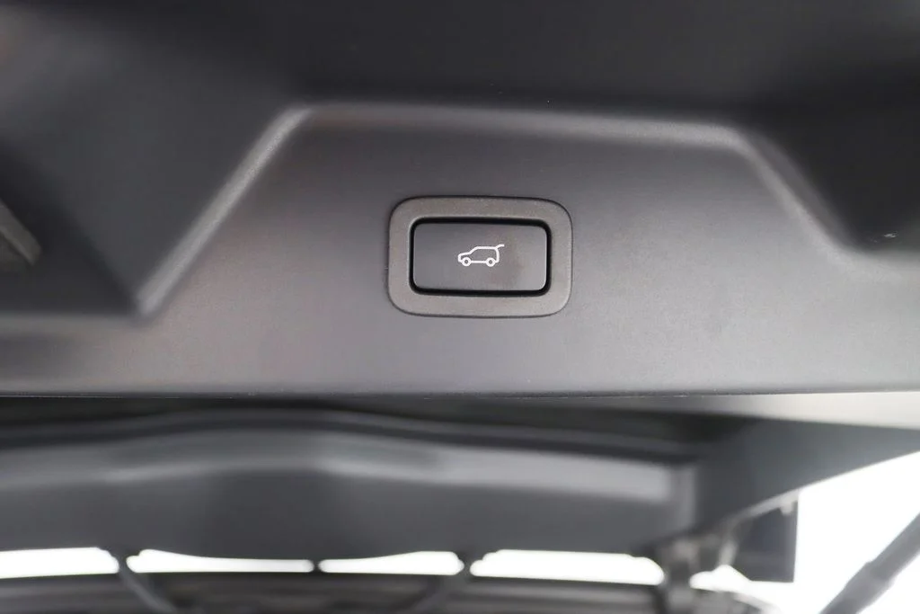 Used 2021  Land Rover SVAutobiography image 45