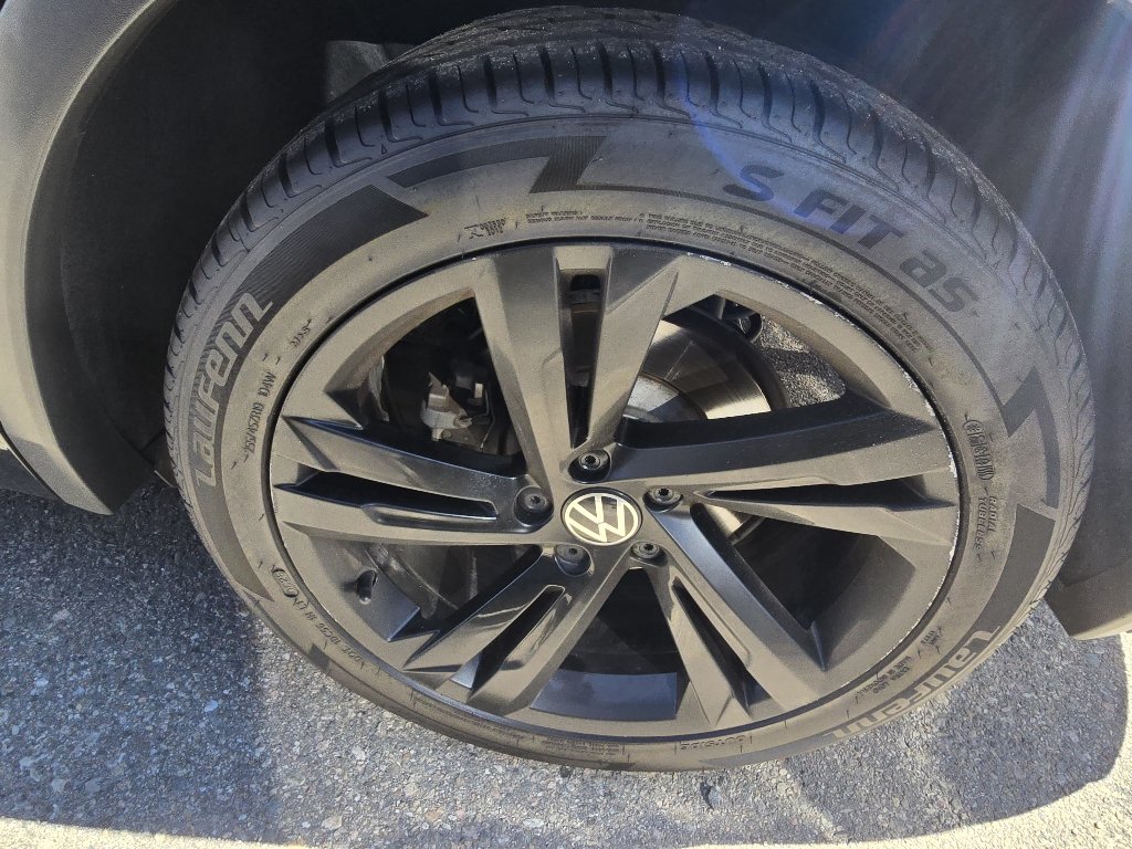 Used 2023 Deep Black Pearl Volkswagen SE R-Line Black image 12