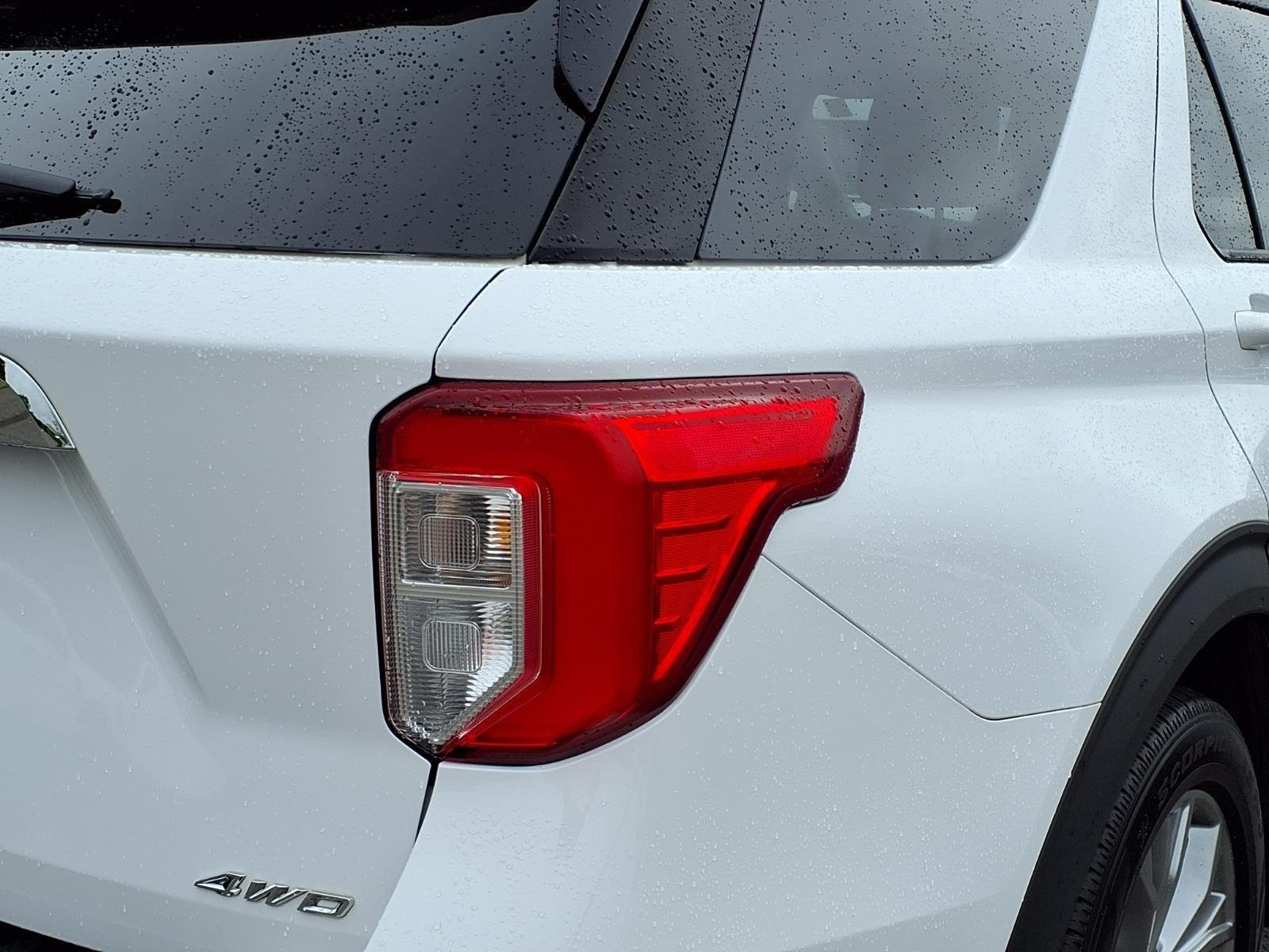 Certified Used 2021 Oxford White Ford Limited image 17