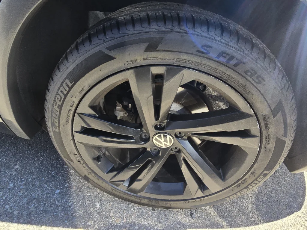 Used 2023 Deep Black Pearl Volkswagen SE R-Line Black image 12