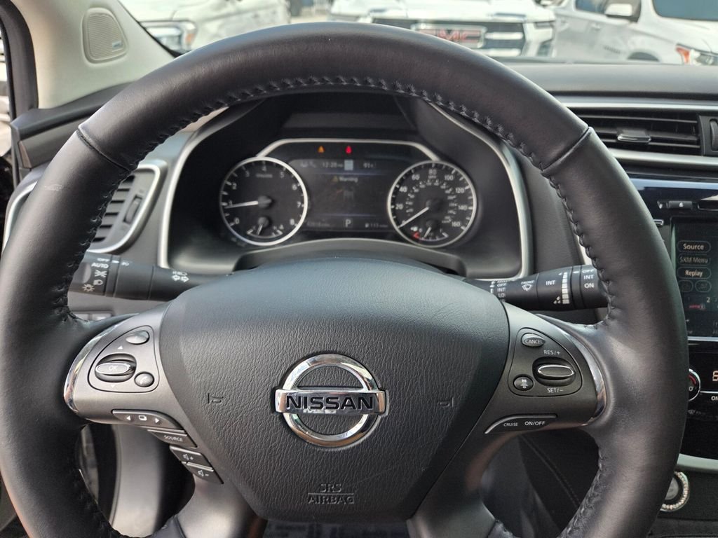 Used 2022 Black Nissan Platinum image 30