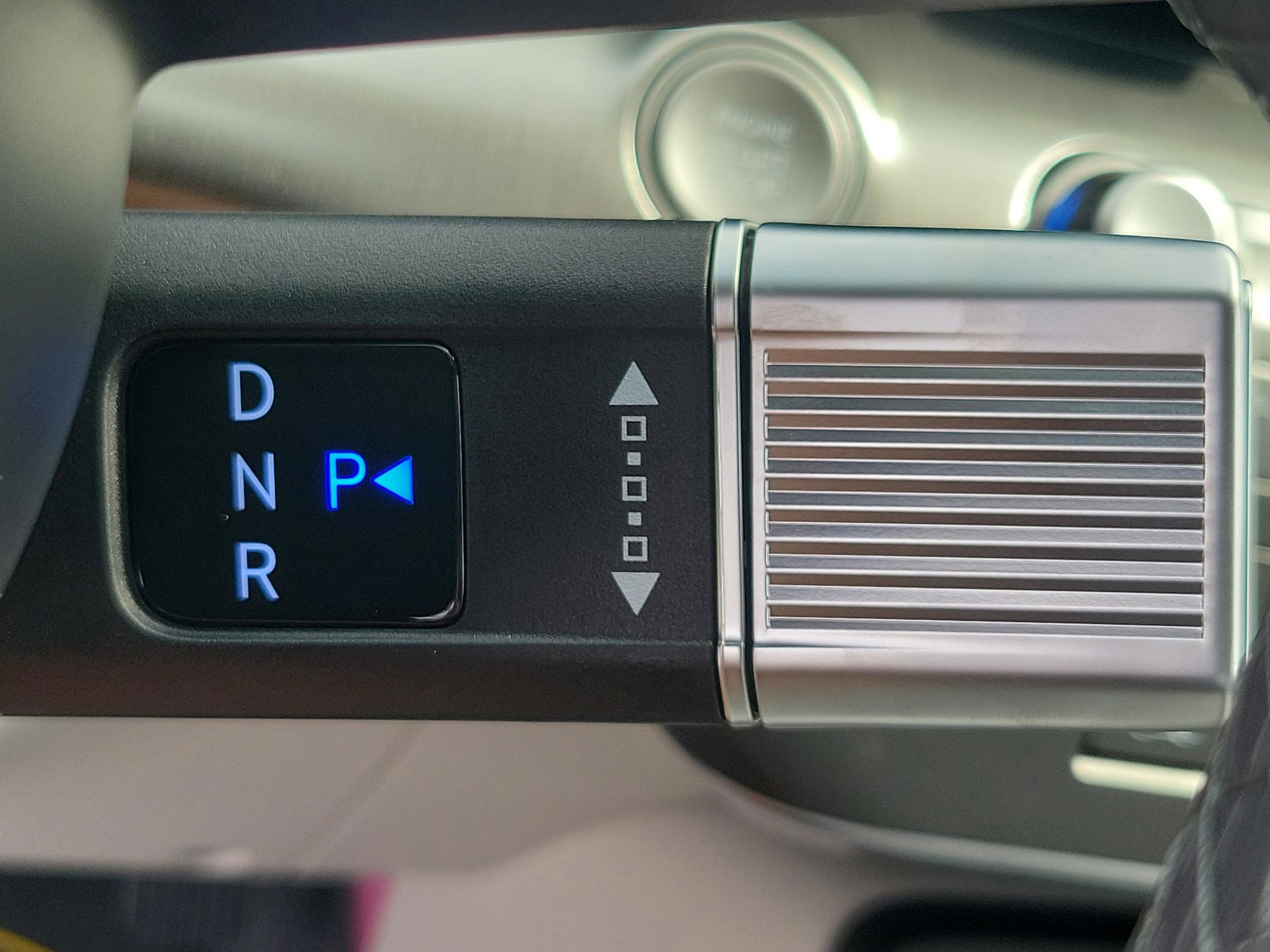 2025 Hyundai Kona SEL Convenience - Photo 28