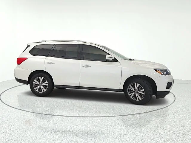 Used 2019 White Nissan SL image 7