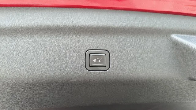 Used 2024 Red Chevrolet Premier image 38