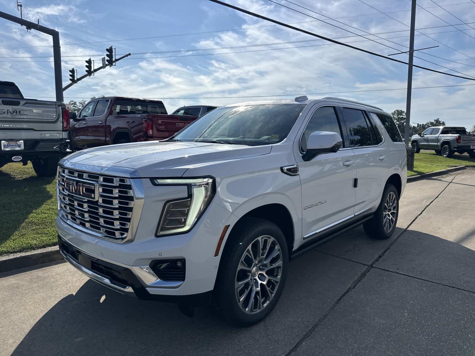 2026 GMC Yukon Denali - Photo 3