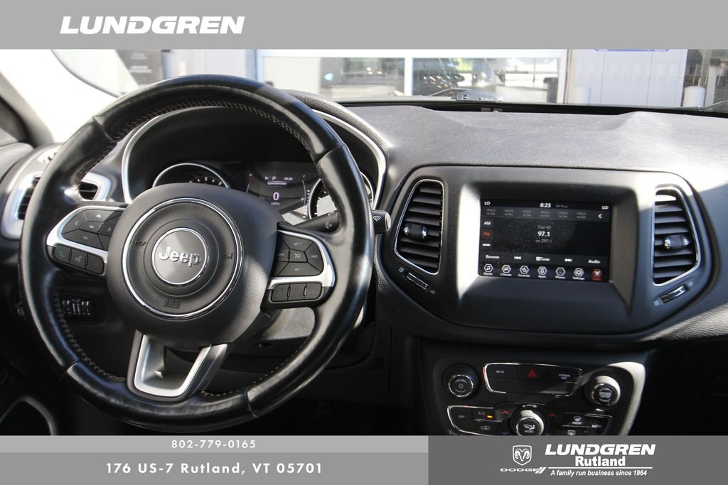 Used 2020 Green Jeep Latitude image 17