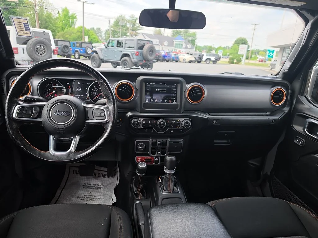 Used 2021 Gray Jeep Mojave image 14