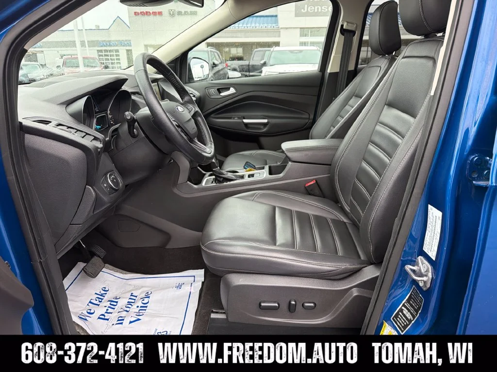 Used 2019 Lightning Blue Metallic Ford SEL image 9