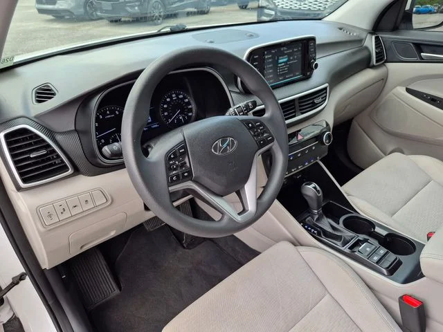 Used 2021 White Hyundai Value image 26