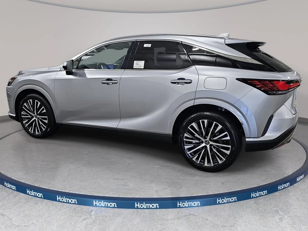 New 2026 Iridium Lexus PREMIUM PLUS image 8