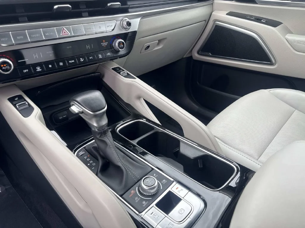 Used 2024 Gray Kia S image 21