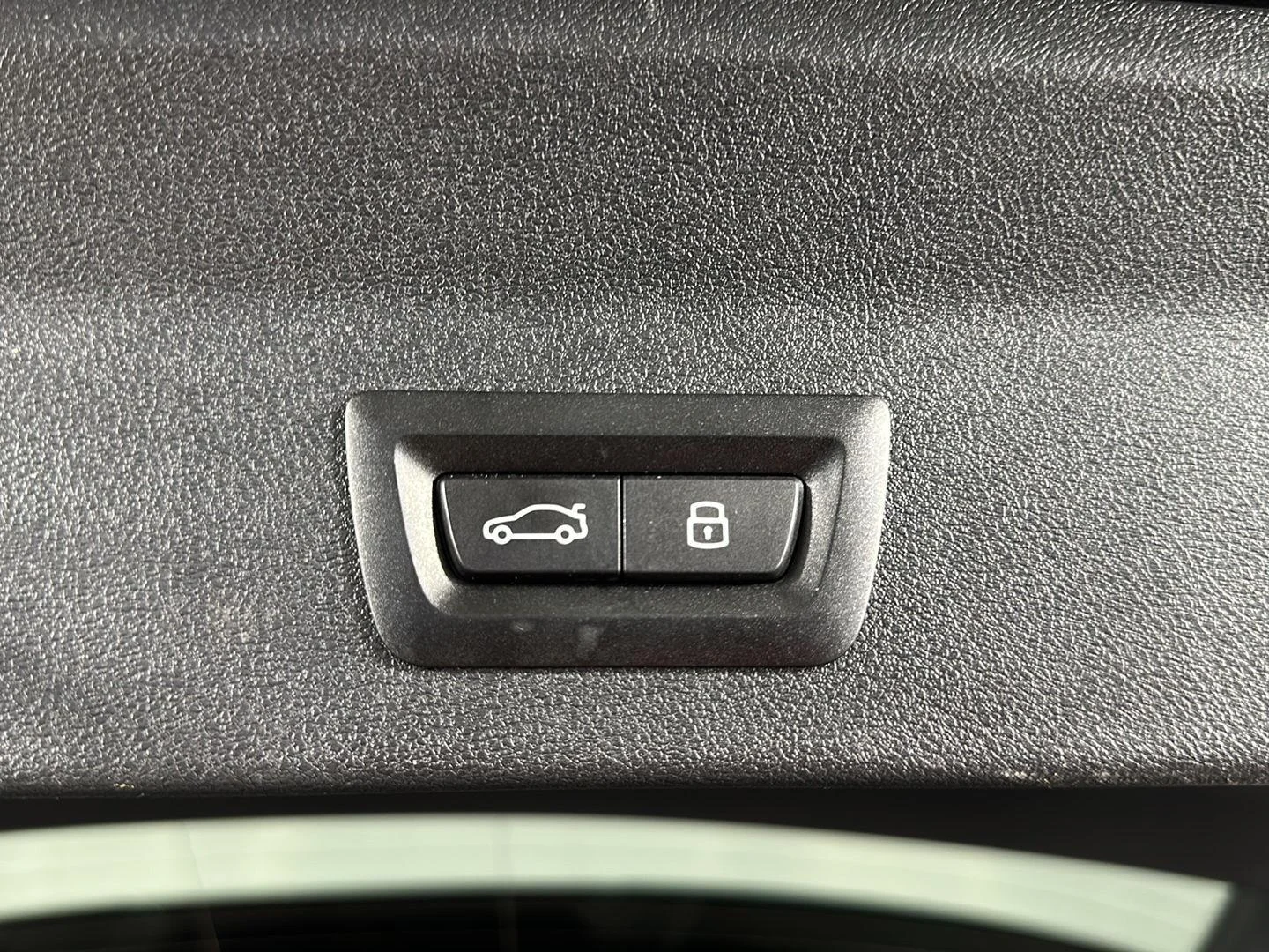 Used 2024 Black Sapphire Metallic BMW xDrive30i image 28