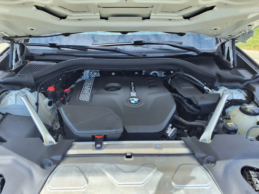 Used 2019 White BMW sDrive30i image 39