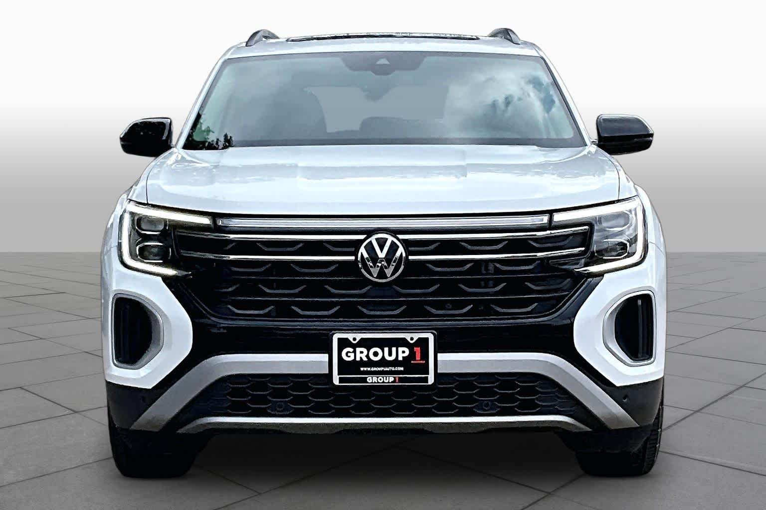 Used 2024 Pure White Volkswagen 2.0T Peak Edition SE w/Technology image 4