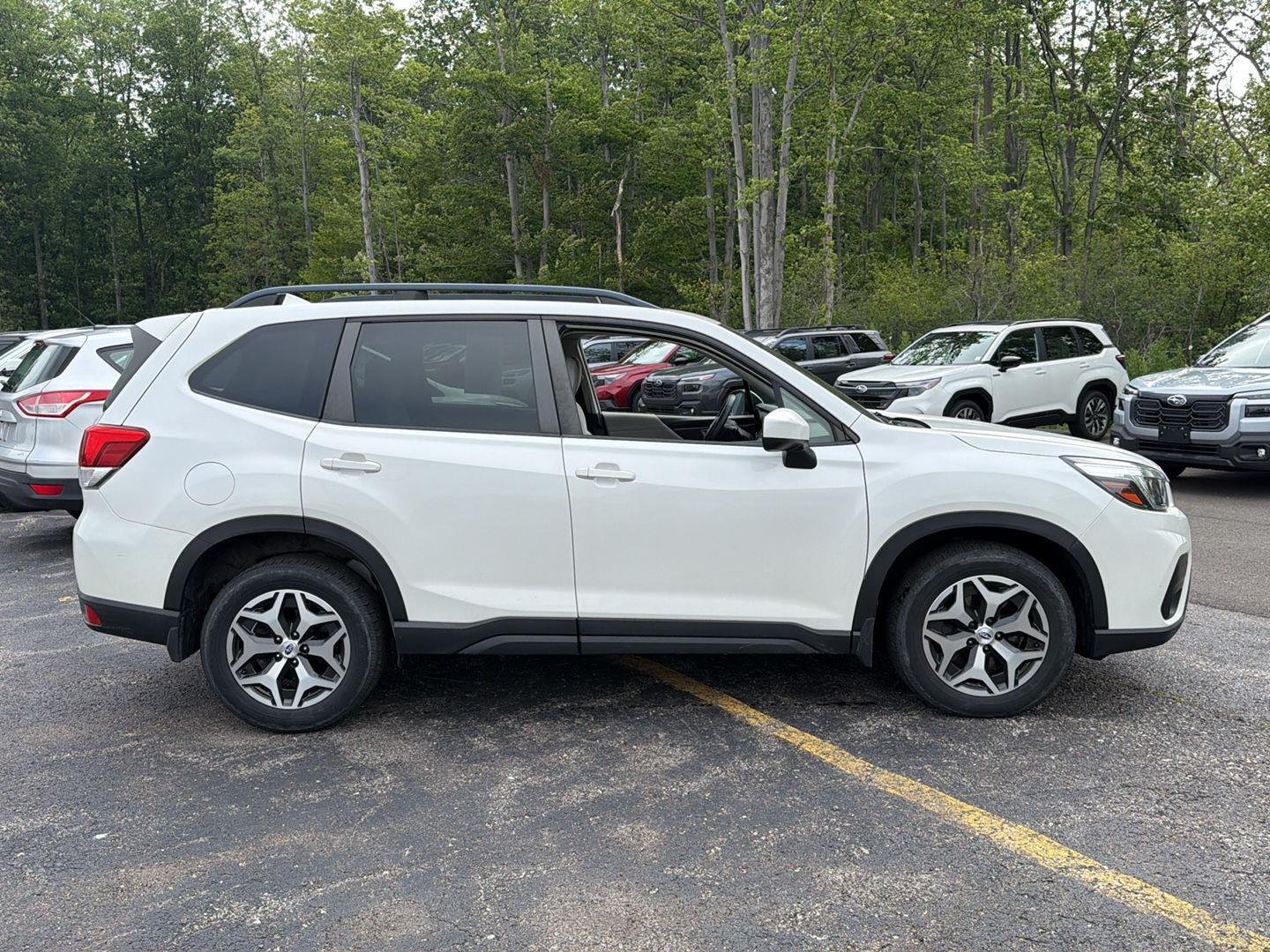 Used 2019 Crystal White Pearl Subaru Premium image 7