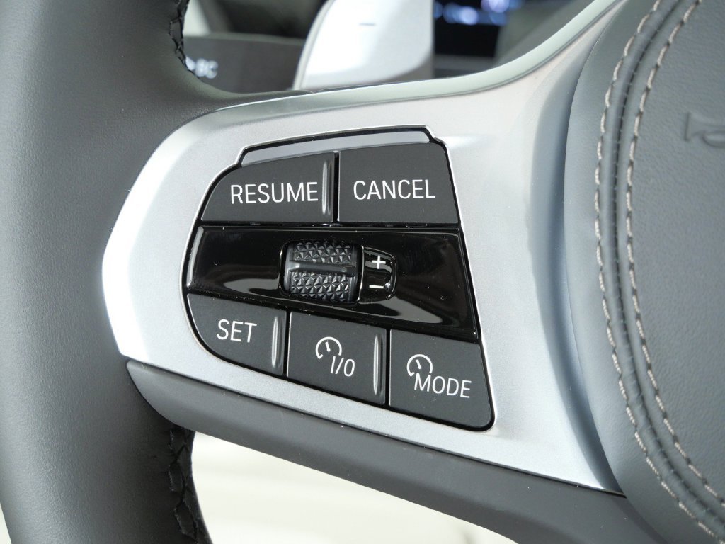 Used 2027 White BMW xDrive40i image 43